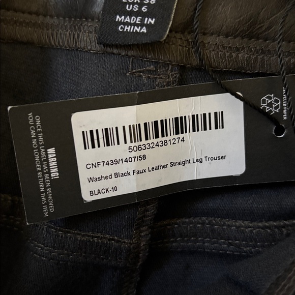 PrettyLittleThing Black Faux Leather Straight Leg Trousers NWT - Picture 4 of 7